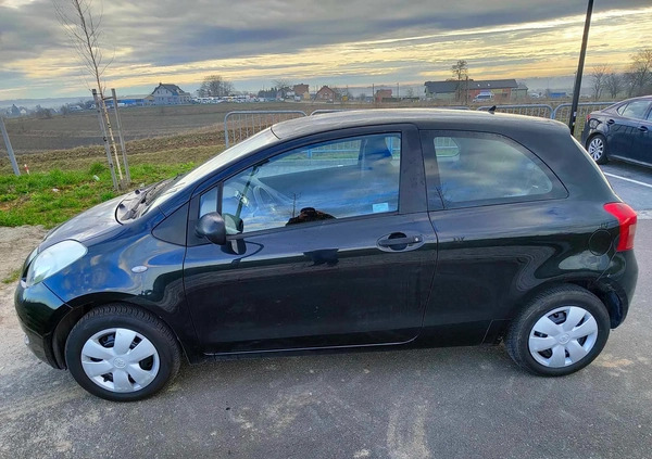 Toyota Yaris cena 11900 przebieg: 165997, rok produkcji 2008 z Proszowice małe 92